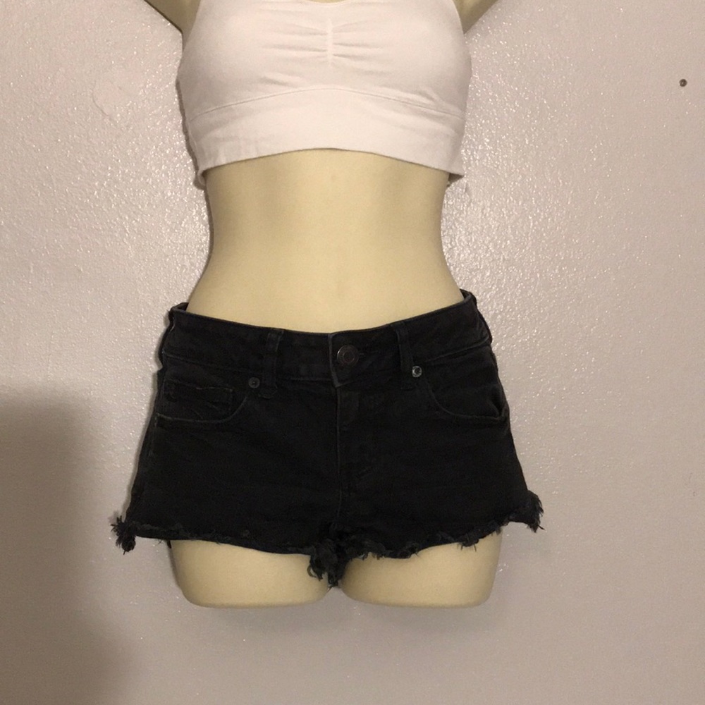 AMERICAN EAGLE Black wash short shorts